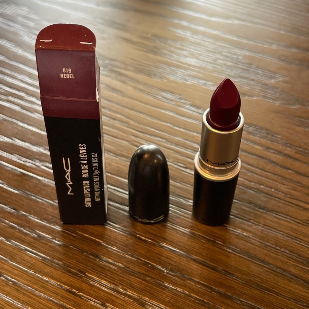 MAC lipstick “Rebel” 819
